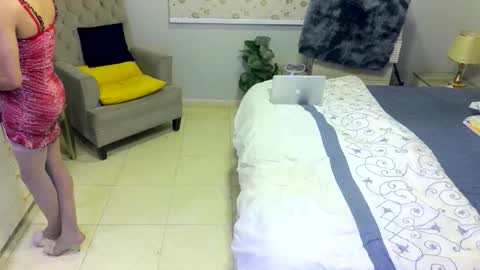 Snapshot of sissy_medlest chatting on April 2026 09:48:02 AM D i f a Ana Arbeh shemale online show from April 2026 09:48:02 AM
