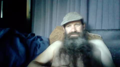 sitonmybeardxxx online show from June 2026 12:10:02 PM