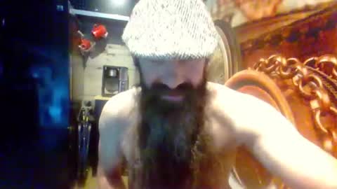 sitonmybeardxxx online show from July 2026 04:45:01 PM
