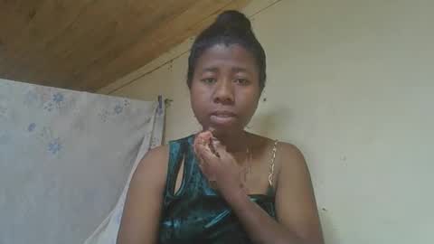 Snapshot of sitraka93 chatting on October 2025 08:28:01 AM Sitraka online show from October 2025 08:28:01 AM