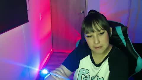 Snapshot of skarlet_adams chatting on April 2026 08:42:02 PM Alice online show from April 2026 08:42:02 PM