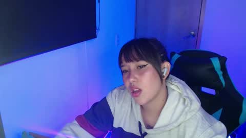 Snapshot of skarlet_adams chatting on April 2026 02:51:02 AM Alice online show from April 2026 02:51:02 AM