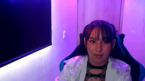 Snapshot of skarlet_adams chatting on May 2026 08:25:01 PM Alice online show from May 2026 08:25:01 PM