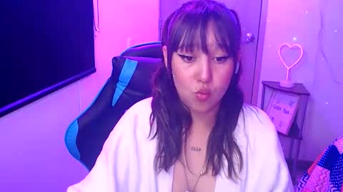 Snapshot of skarlet_adams chatting on May 2026 10:04:02 PM Alice online show from May 2026 10:04:02 PM