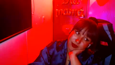 Snapshot of skarlet_adams chatting on May 2026 10:04:01 PM Alice online show from May 2026 10:04:01 PM