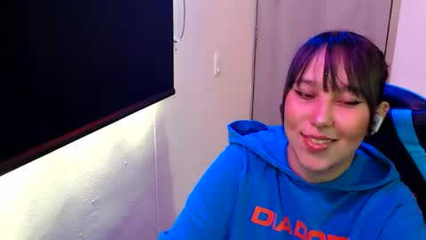 Snapshot of skarlet_adams chatting on May 2026 06:36:02 PM Alice online show from May 2026 06:36:02 PM