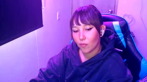 Snapshot of skarlet_adams chatting on May 2026 09:32:02 PM Alice online show from May 2026 09:32:02 PM