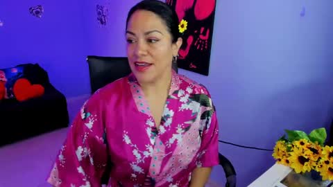 Snapshot of skater_gal chatting on April 2026 05:15:02 PM susan ramires online show from April 2026 05:15:02 PM