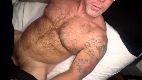 Snapshot of skimaskedbeef chatting on January 2025 02:00:02 AM BEEF online show from January 2025 02:00:02 AM