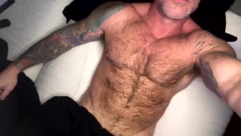 Snapshot of skimaskedbeef chatting on February 2025 09:32:02 AM BEEF online show from February 2025 09:32:02 AM