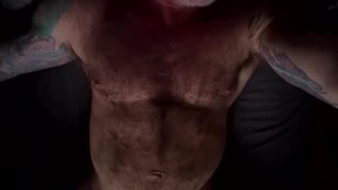 Snapshot of skimaskedbeef chatting on April 2026 01:12:02 AM BEEF online show from April 2026 01:12:02 AM