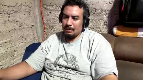 Snapshot of skinhell chatting on November 2025 01:08:01 AM Elias online show from November 2025 01:08:01 AM