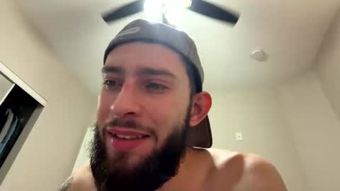 Snapshot of skinndick214 chatting on April 2026 06:05:02 AM daddy online show from April 2026 06:05:02 AM