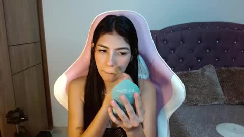 Hailey online show from March 2025 01:07:01 PM