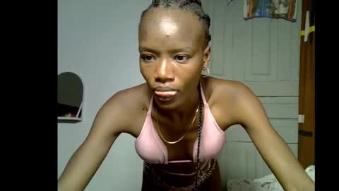 Snapshot of skinnybeauty1 chatting on January 2026 10:25:02 PM Linda independent model online show from January 2026 10:25:02 PM