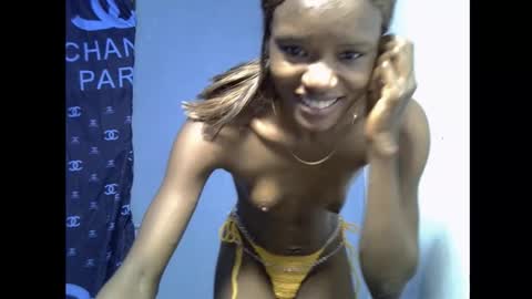 Snapshot of skinnybeauty1 chatting on February 2026 07:45:01 PM Linda independent model online show from February 2026 07:45:01 PM