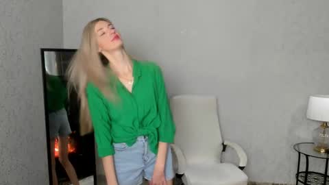 Skinnyladyy online show from January 2025 02:11:01 AM