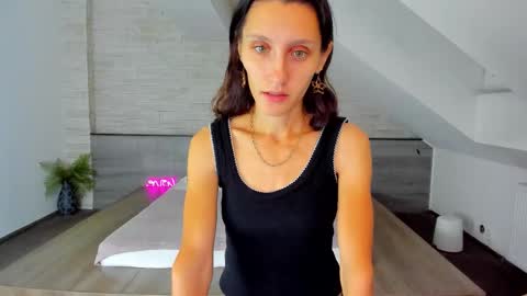 Julia online show from September 2025 04:28:01 AM