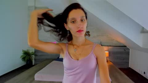 Julia online show from November 2025 05:17:01 AM