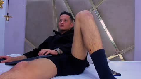 SkinnyZeth online show from October 2025 05:49:02 AM