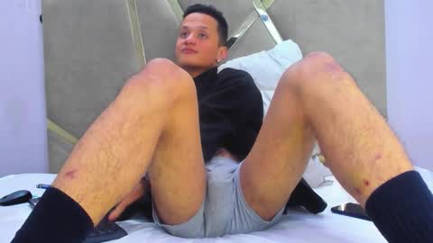 SkinnyZeth online show from October 2025 04:57:02 AM