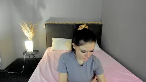 Snapshot of skinyjoy chatting on February 2026 01:53:02 AM Joys online show from February 2026 01:53:02 AM