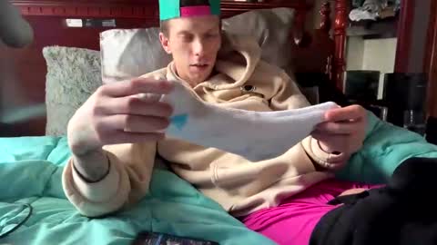 Snapshot of skittles933 chatting on February 2025 08:00:01 PM Skittles online show from February 2025 08:00:01 PM