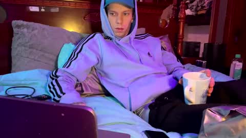 Snapshot of skittles933 chatting on February 2025 11:43:01 AM Skittles online show from February 2025 11:43:01 AM