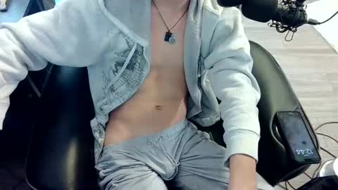 skrogdog online show from July 2026 04:44:02 PM