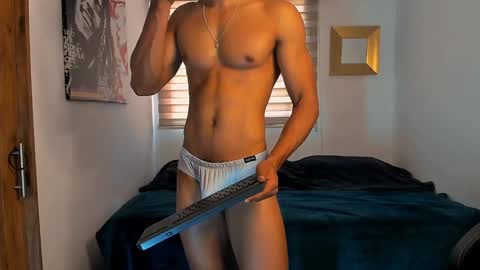 Liam Vokov online show from December 2024 03:00:01 PM