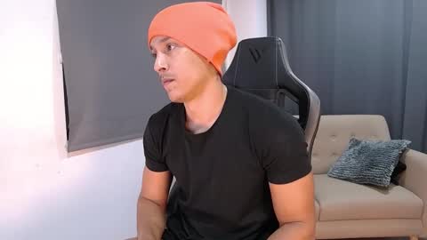 Snapshot of skull_prospect chatting on February 2026 11:34:02 PM Liam Vokov online show from February 2026 11:34:02 PM