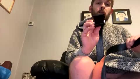 Snapshot of skuzzy25 chatting on December 2024 05:04:02 AM skuzzy25 online show from December 2024 05:04:02 AM