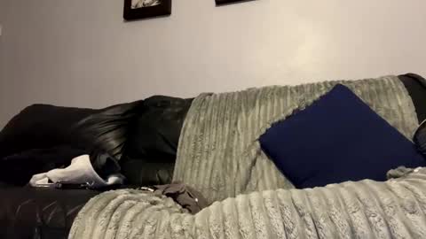 Snapshot of skuzzy25 chatting on January 2025 01:39:02 AM skuzzy25 online show from January 2025 01:39:02 AM