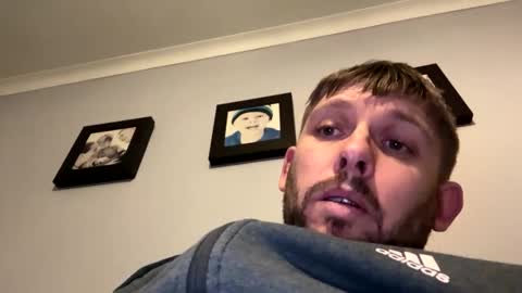 Snapshot of skuzzy25 chatting on February 2025 12:40:01 AM skuzzy25 online show from February 2025 12:40:01 AM