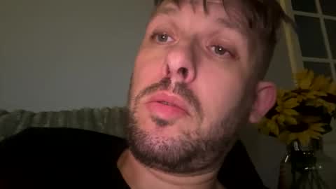 Snapshot of skuzzy25 chatting on October 2025 07:09:02 AM skuzzy25 online show from October 2025 07:09:02 AM