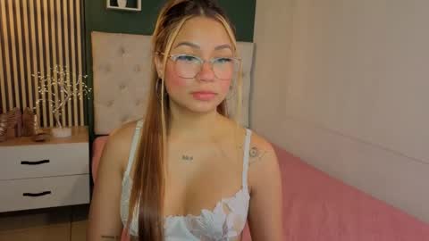 Snapshot of sky_collinss chatting on September 2025 08:19:01 PM Sky online show from September 2025 08:19:01 PM