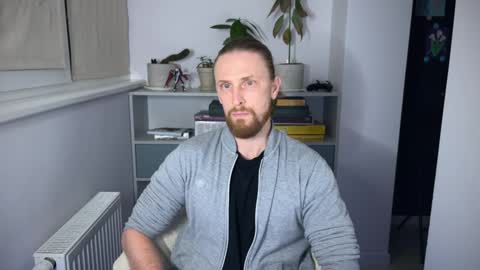 sky_guy25 online show from October 2025 08:20:02 PM