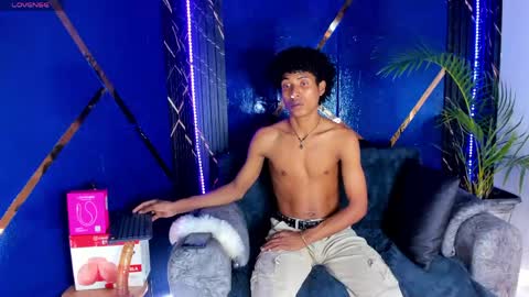 sky_walkerss online show from June 2026 06:44:01 PM