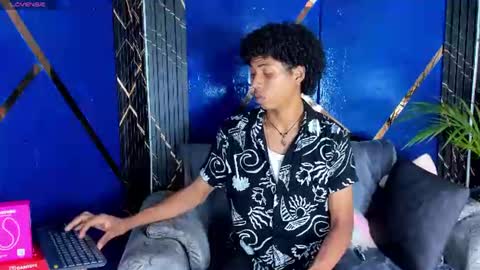 sky_walkerss online show from June 2026 05:37:01 PM
