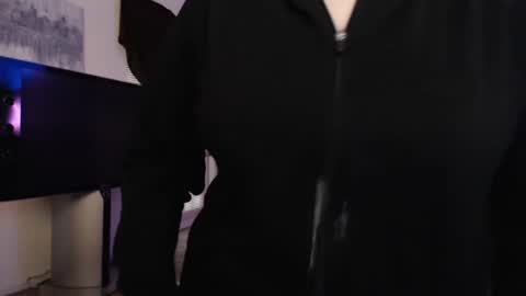 SKYLE   online show from December 2024 10:40:01 PM