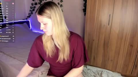 Snapshot of skyedavis chatting on April 2026 01:12:01 PM skyedavis online show from April 2026 01:12:01 PM