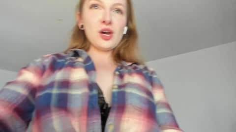 Snapshot of skyewatson chatting on January 2025 08:01:01 PM Skye Watson online show from January 2025 08:01:01 PM