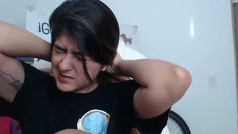 Snapshot of skyler1195 chatting on January 2025 03:40:02 PM Skyler online show from January 2025 03:40:02 PM