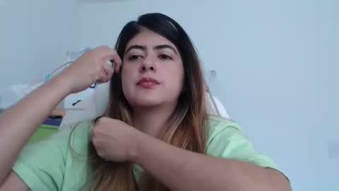 Snapshot of skyler1195 chatting on January 2025 05:37:02 PM Skyler online show from January 2025 05:37:02 PM