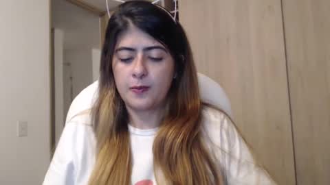 Snapshot of skyler1195 chatting on January 2025 02:06:02 AM Skyler online show from January 2025 02:06:02 AM