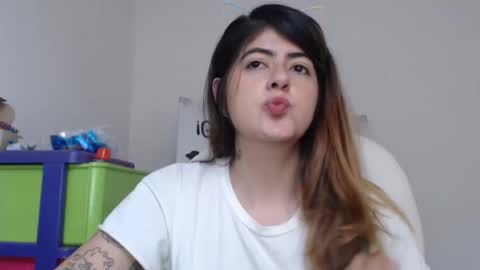 Snapshot of skyler1195 chatting on February 2025 09:59:01 PM Skyler online show from February 2025 09:59:01 PM