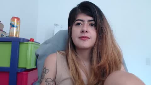 Snapshot of skyler1195 chatting on February 2025 05:16:02 PM Skyler online show from February 2025 05:16:02 PM