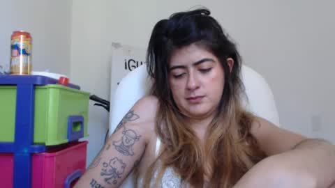 Snapshot of skyler1195 chatting on February 2025 08:25:02 PM Skyler online show from February 2025 08:25:02 PM