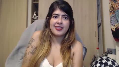 Snapshot of skyler1195 chatting on February 2025 01:44:02 AM Skyler online show from February 2025 01:44:02 AM