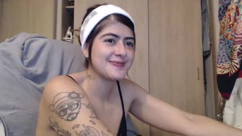 Snapshot of skyler1195 chatting on February 2025 01:41:01 AM Skyler online show from February 2025 01:41:01 AM